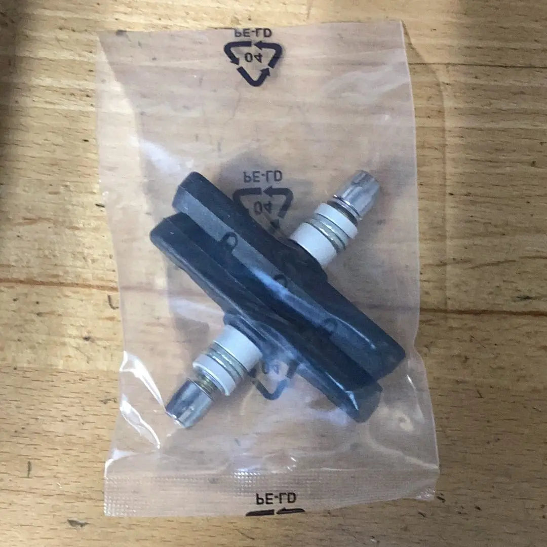 Brake pads v brakes black - Bike Clinique